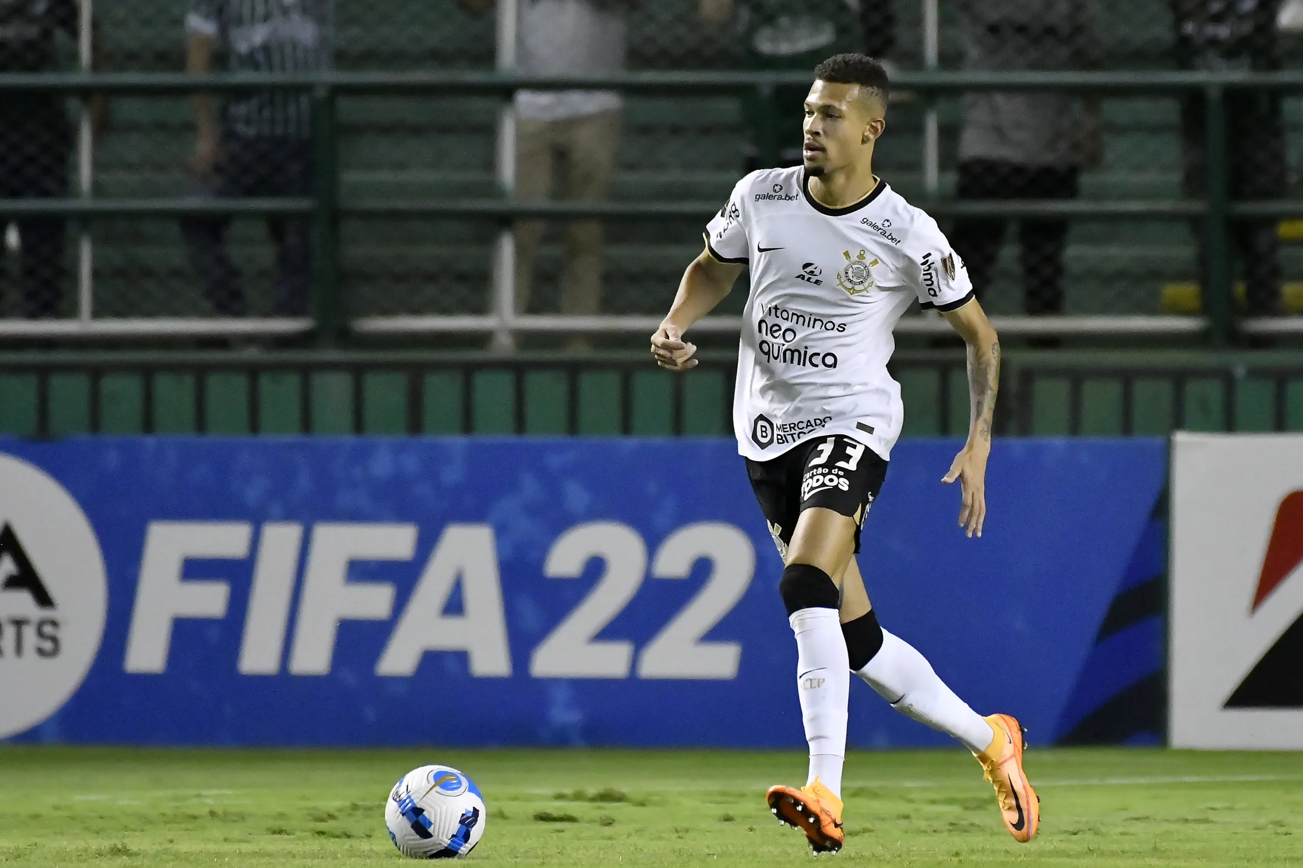 Mercado da bola: Botafogo tem interesse em ex-zagueiro do Corinthians