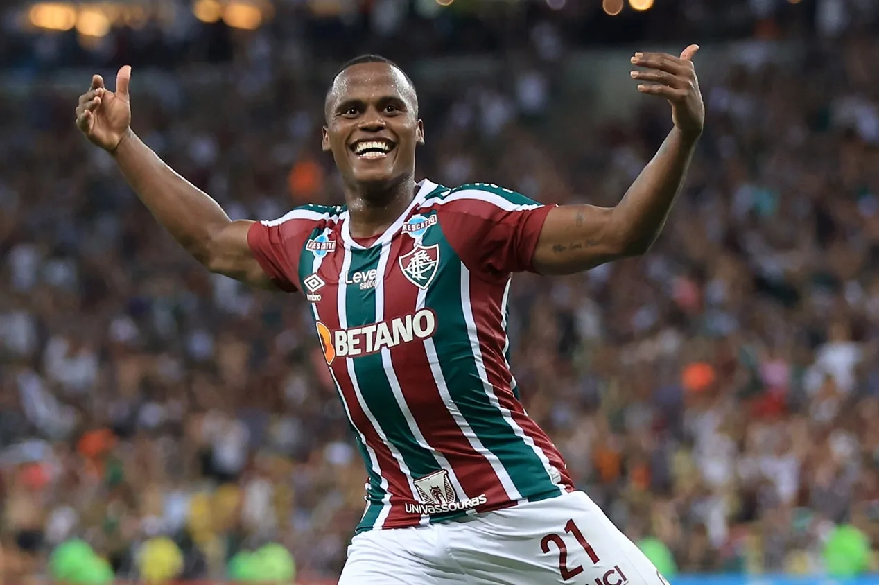 De pênalti, Arias abre o placar para o Fluminense contra o Grêmio