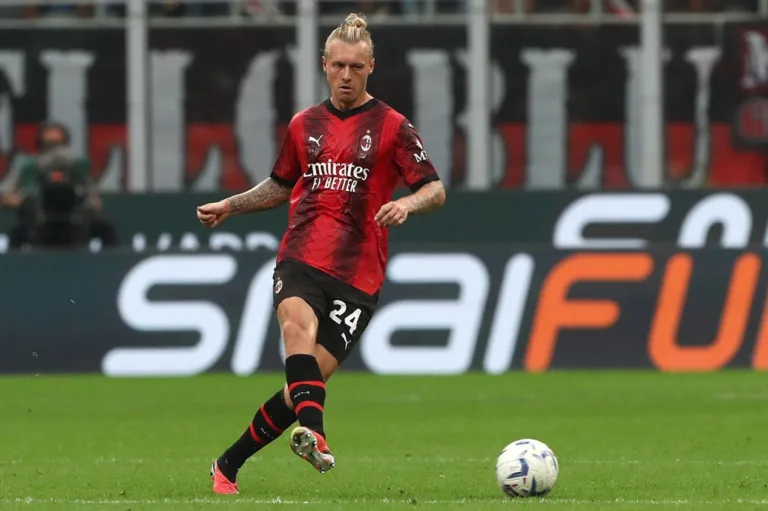 Simon Kjaer retorna ao Milan após dois meses