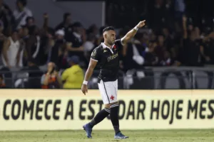 Payet exalta torcida do Vasco e lamenta: “Primeira vez que recebo amor sem ter feito algo para consegui-lo”