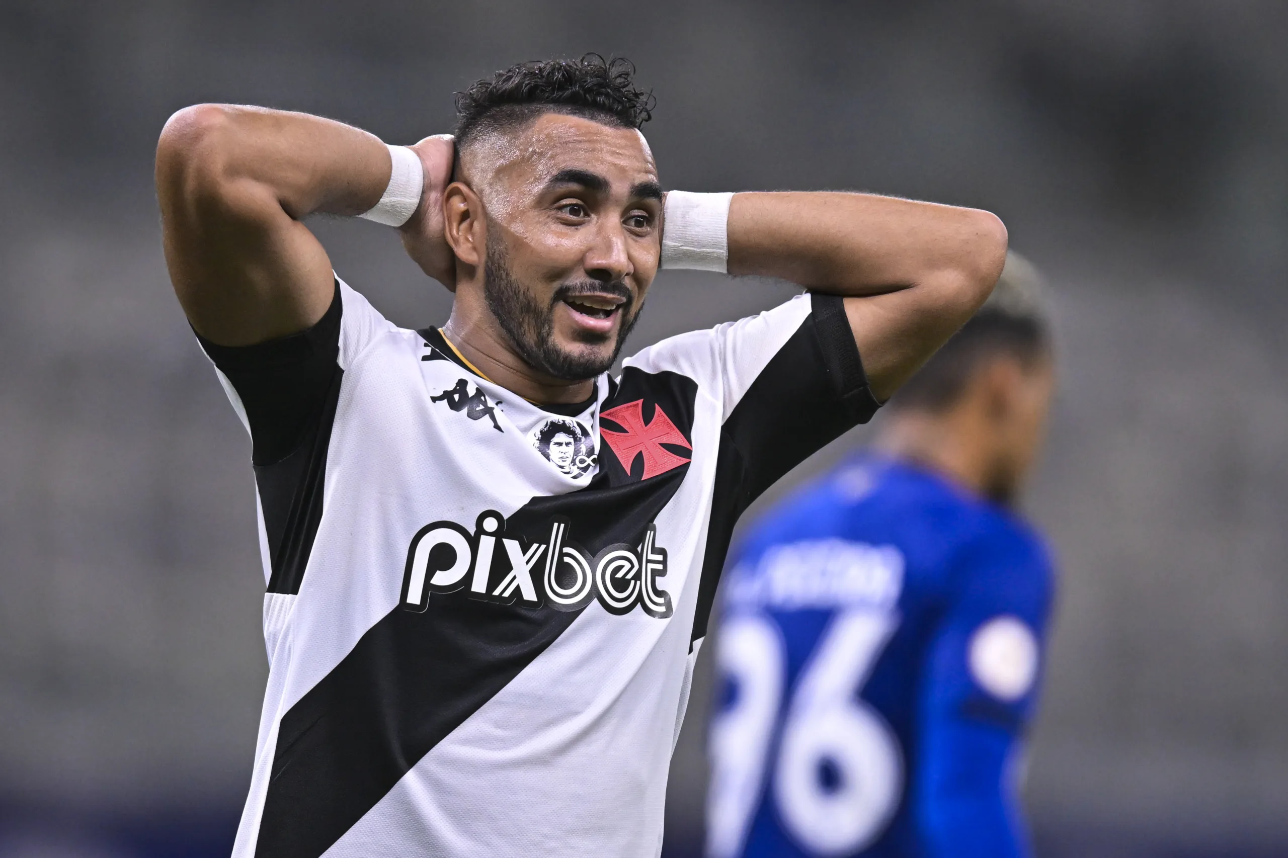 Payet conta por que homenageou Roberto Dinamite em golaço de falta