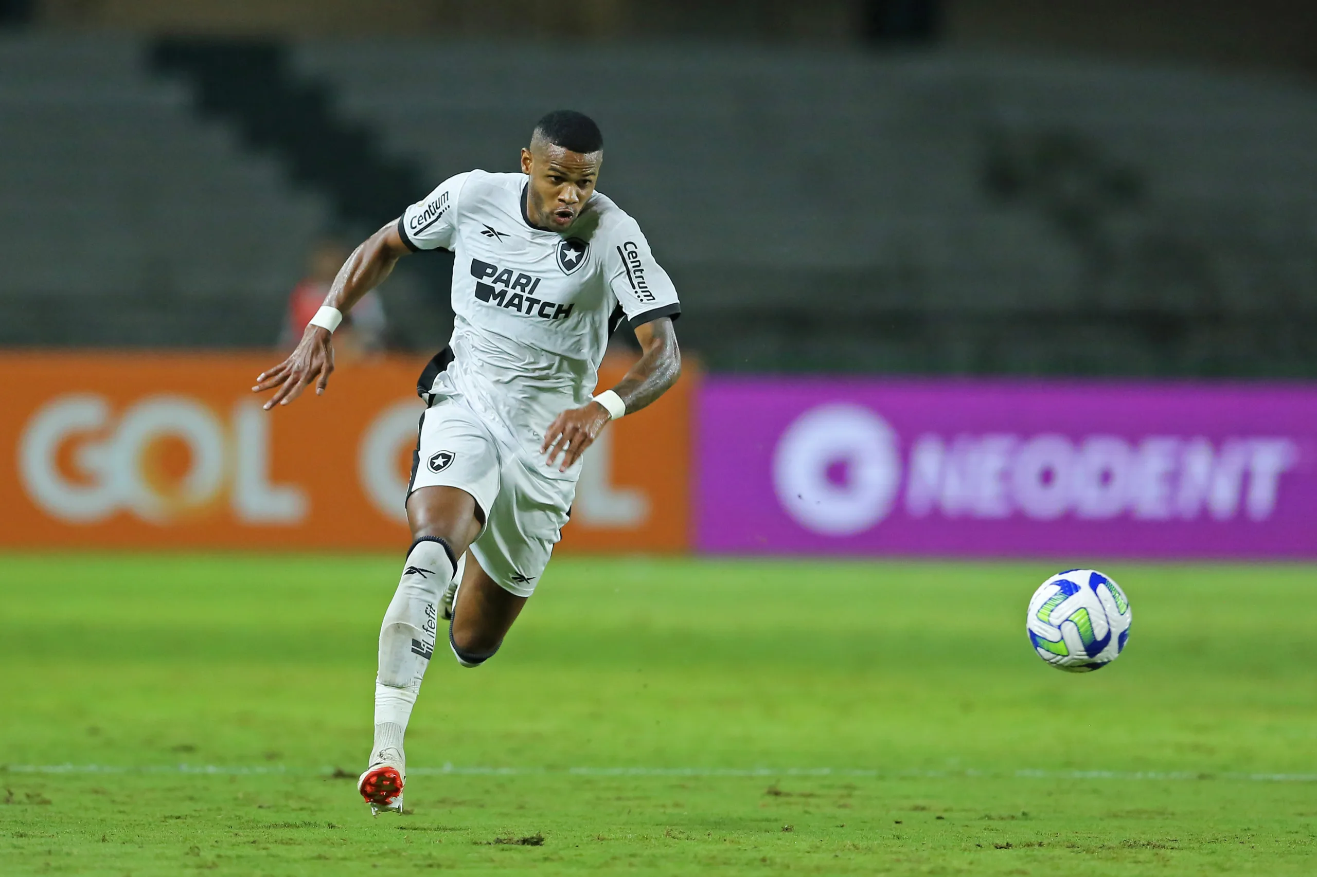 Grêmio monitora destaque do Botafogo