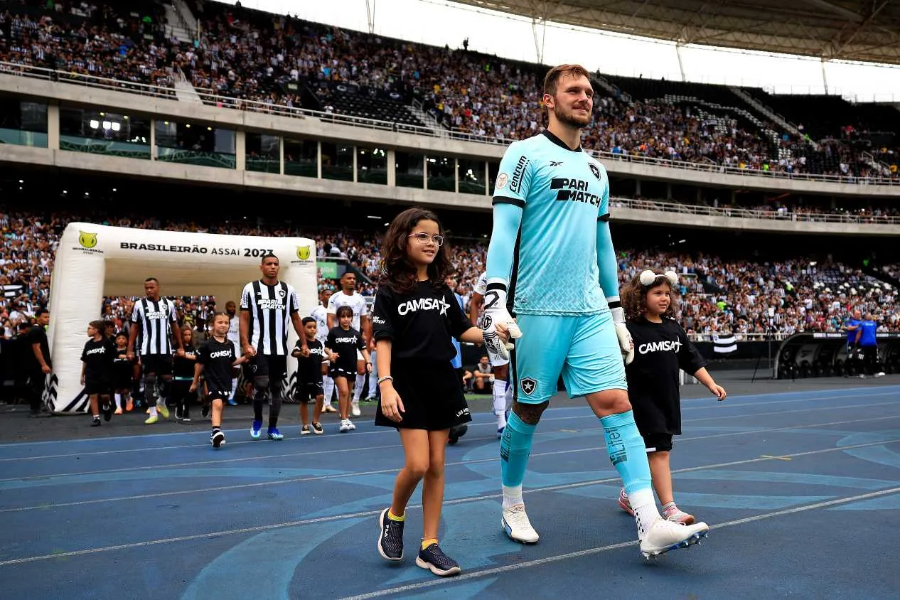 Goleiro do Botafogo será reserva no Lyon, diz jornal francês