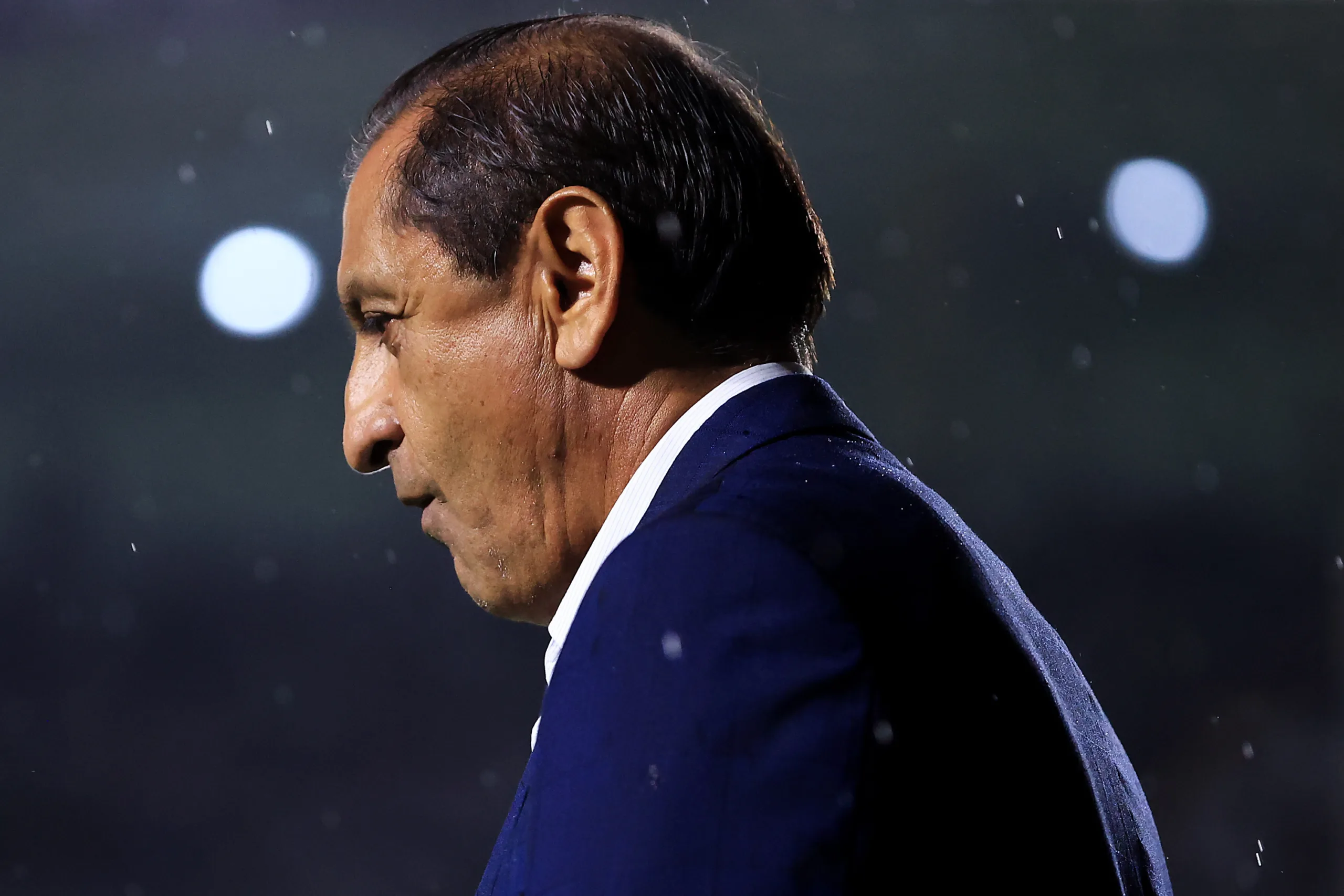 Vasco divulga relacionados para jogo decisivo contra o Grêmio