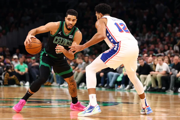 Boston Celtics perde Tatum e luta para vencer o desfalcado Philadelphia 76ers