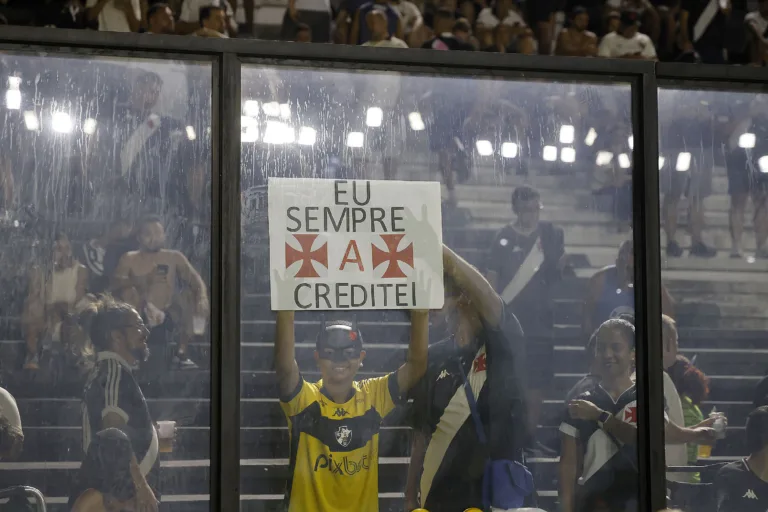 Preciso, Vasco anota o primeiro contra o Red Bull Bragantino e deixa o Z-4 do Brasileirão; veja