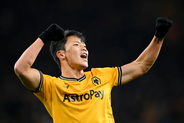 Burnley vacila e cede o primeiro gol para o Wolverhampton; assista