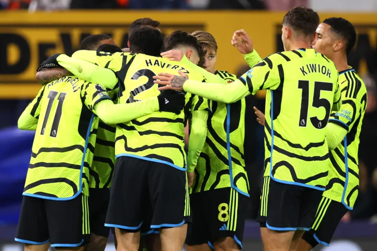 Martinelli abre o placar para o Arsenal e Osho busca o empate do Luton Town; veja os gols