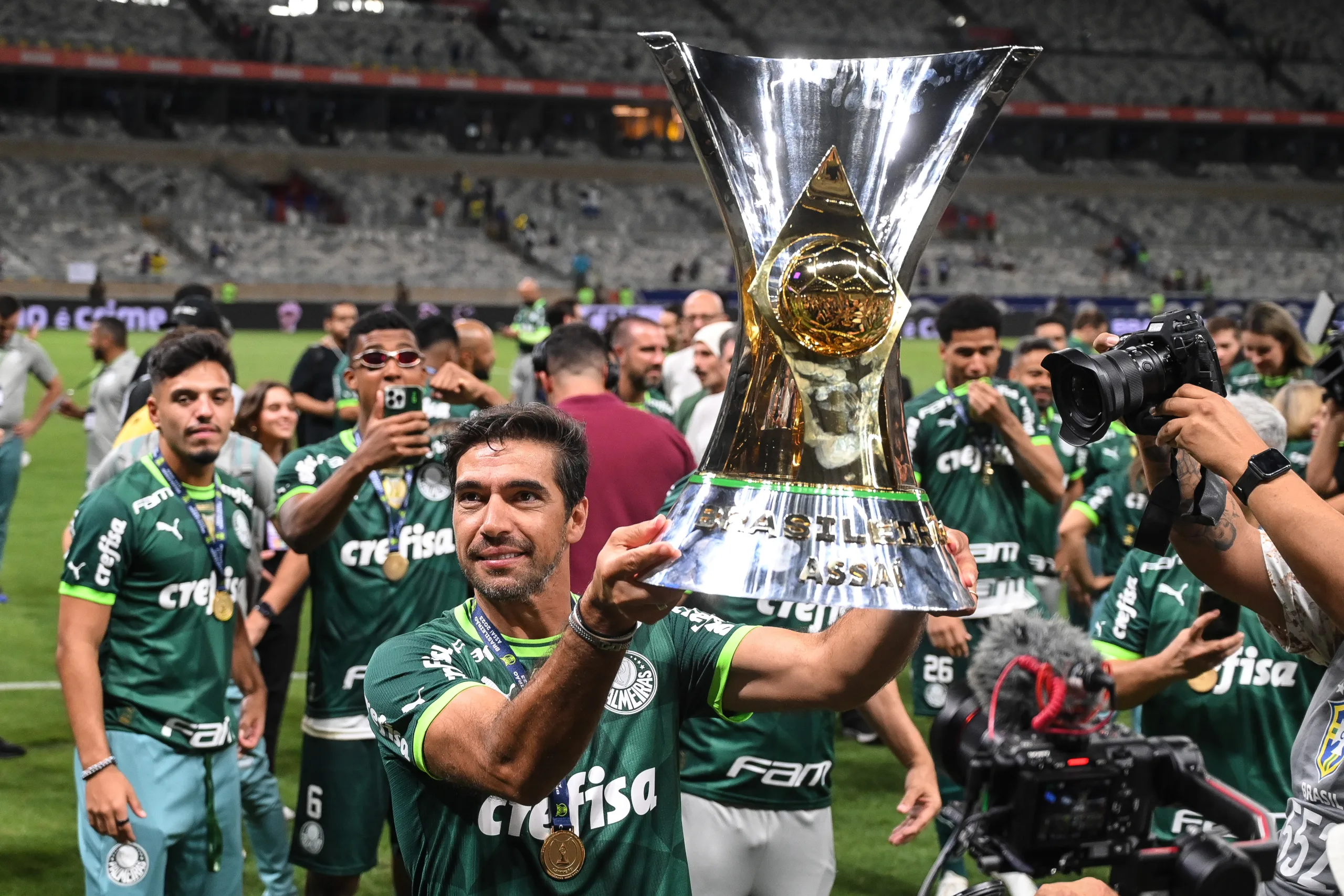 Abel Ferreira já rendeu fortuna com premiações ao Palmeiras