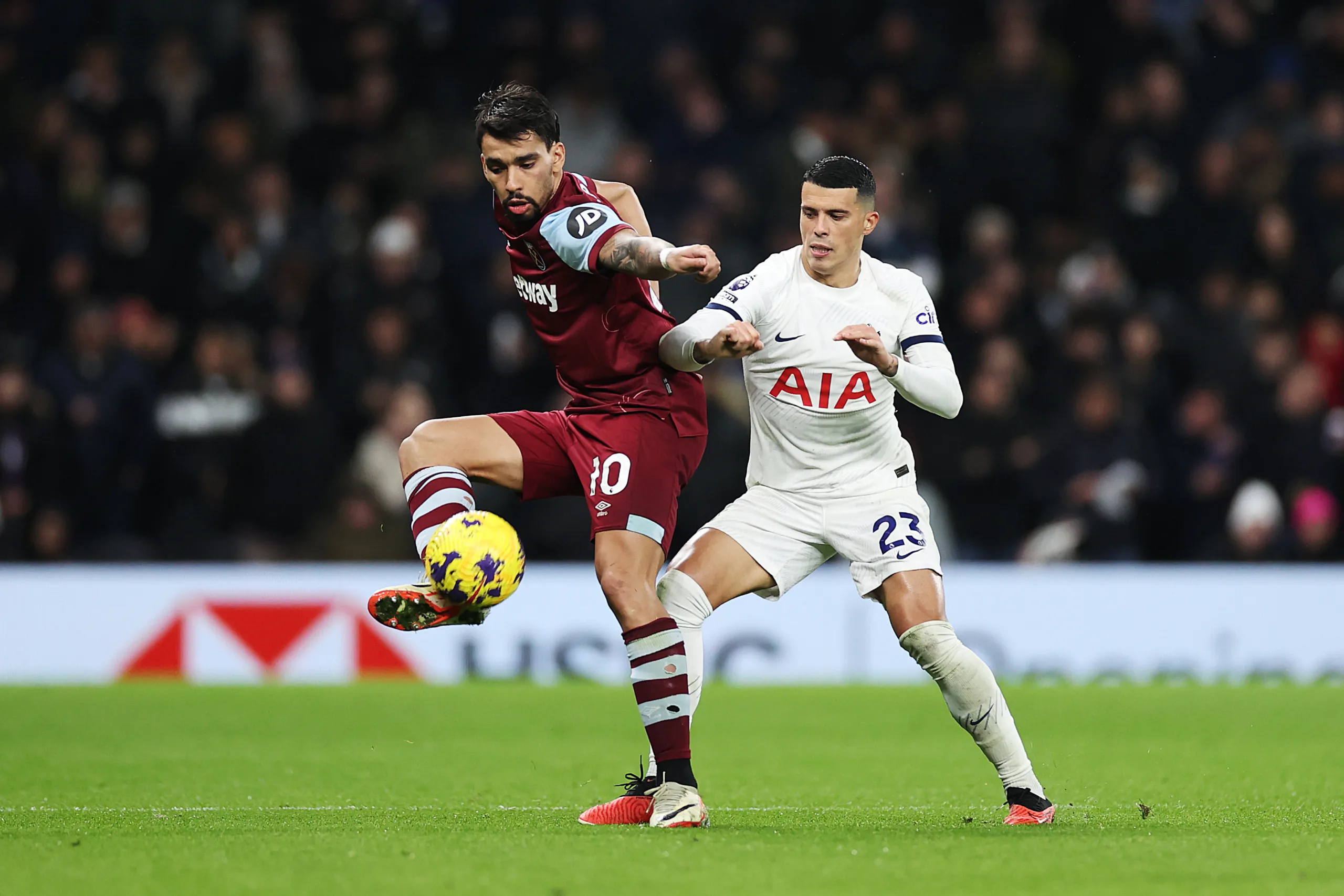 West Ham vence e afasta o Tottenham do G-4 da Premier League