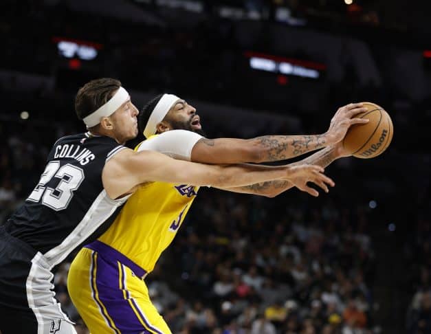 NBA: Spurs buscam a recuperação no último quarto, mas não conseguem a virada sobre os Lakers NBA: Spurs buscam a recuperação no último quarto, mas não conseguem a virada sobre os Lakers