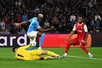 Napoli tem o total domínio da partida