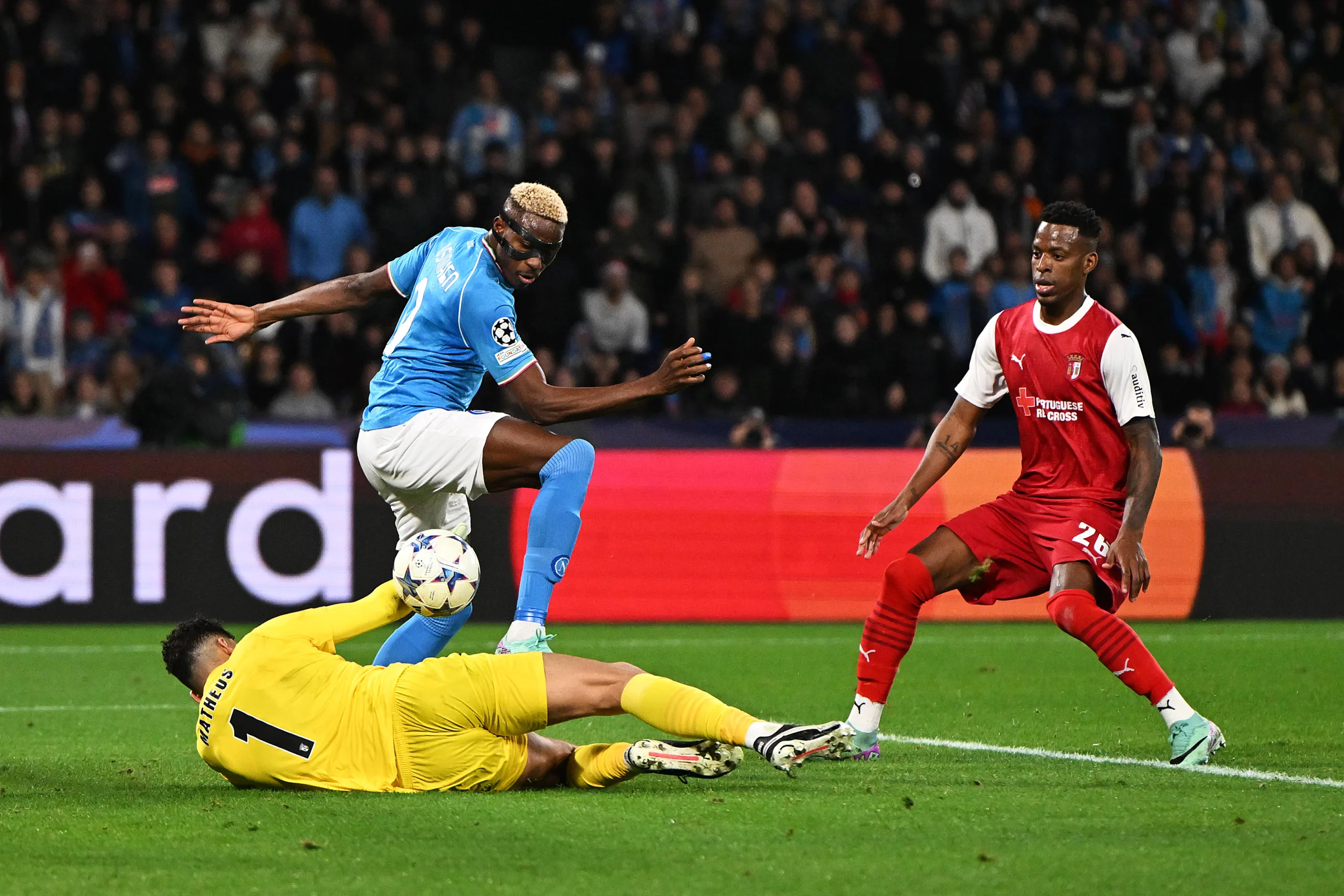 Napoli ignora a defesa do Braga e marca dois no primeiro tempo; assista