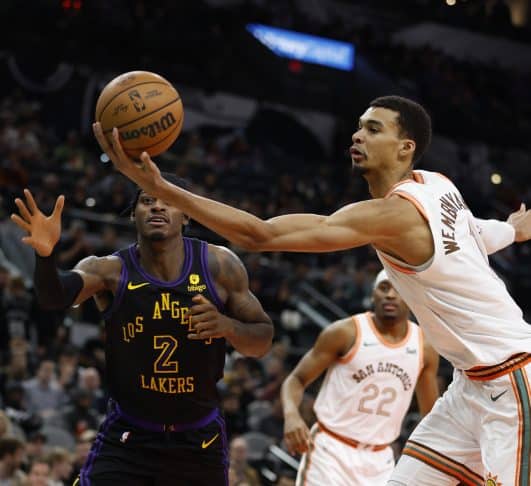 Wembanyama supera LeBron e Spurs batem o Lakers pela NBA Wembanyama supera LeBron e Spurs batem o Lakers pela NBA