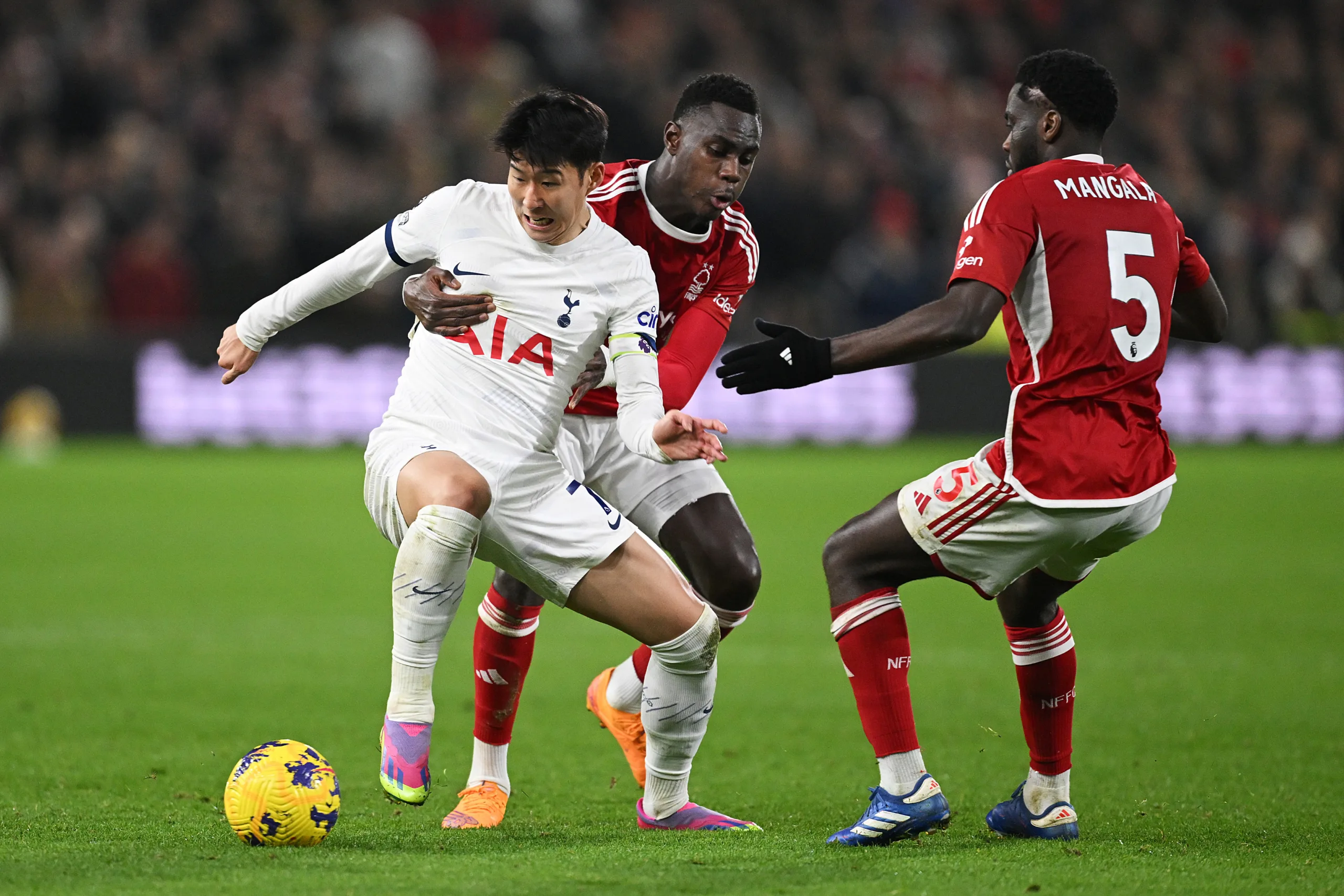 Richarlison marca e Tottenham conquista vitória sobre o Nottingham Forest