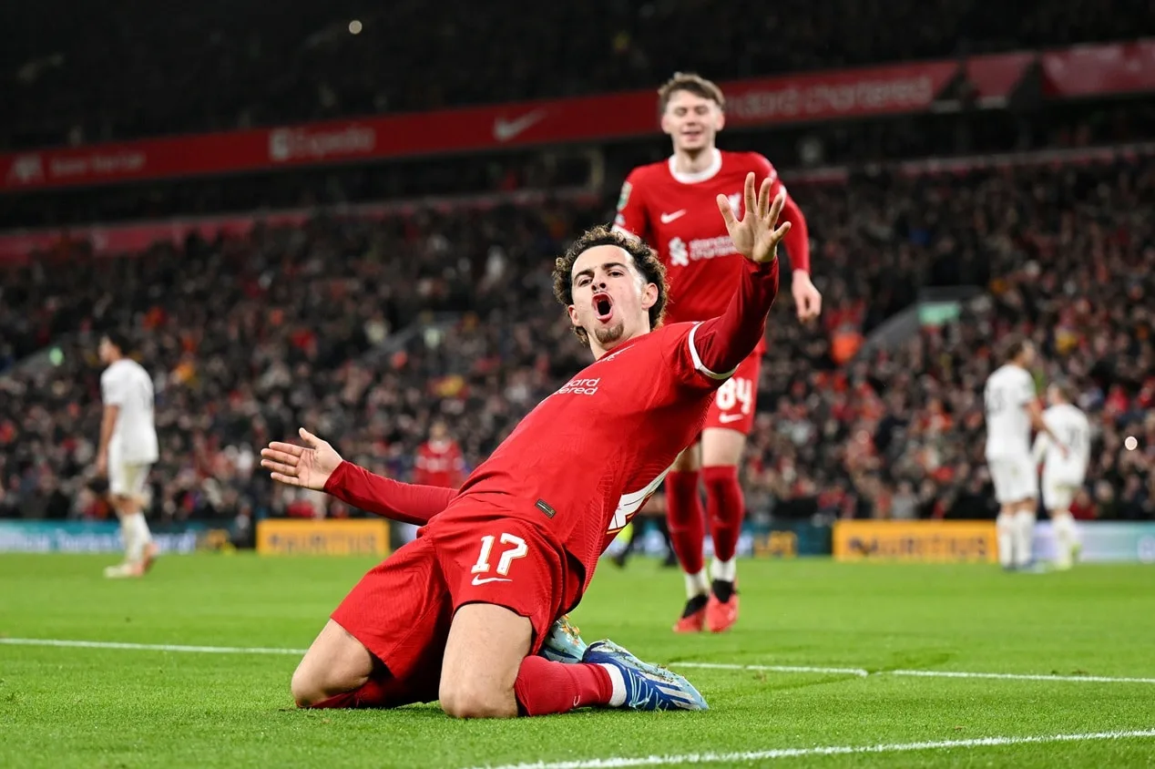 Liverpool goleia o West Ham e está na semifinal da Copa da Liga Inglesa