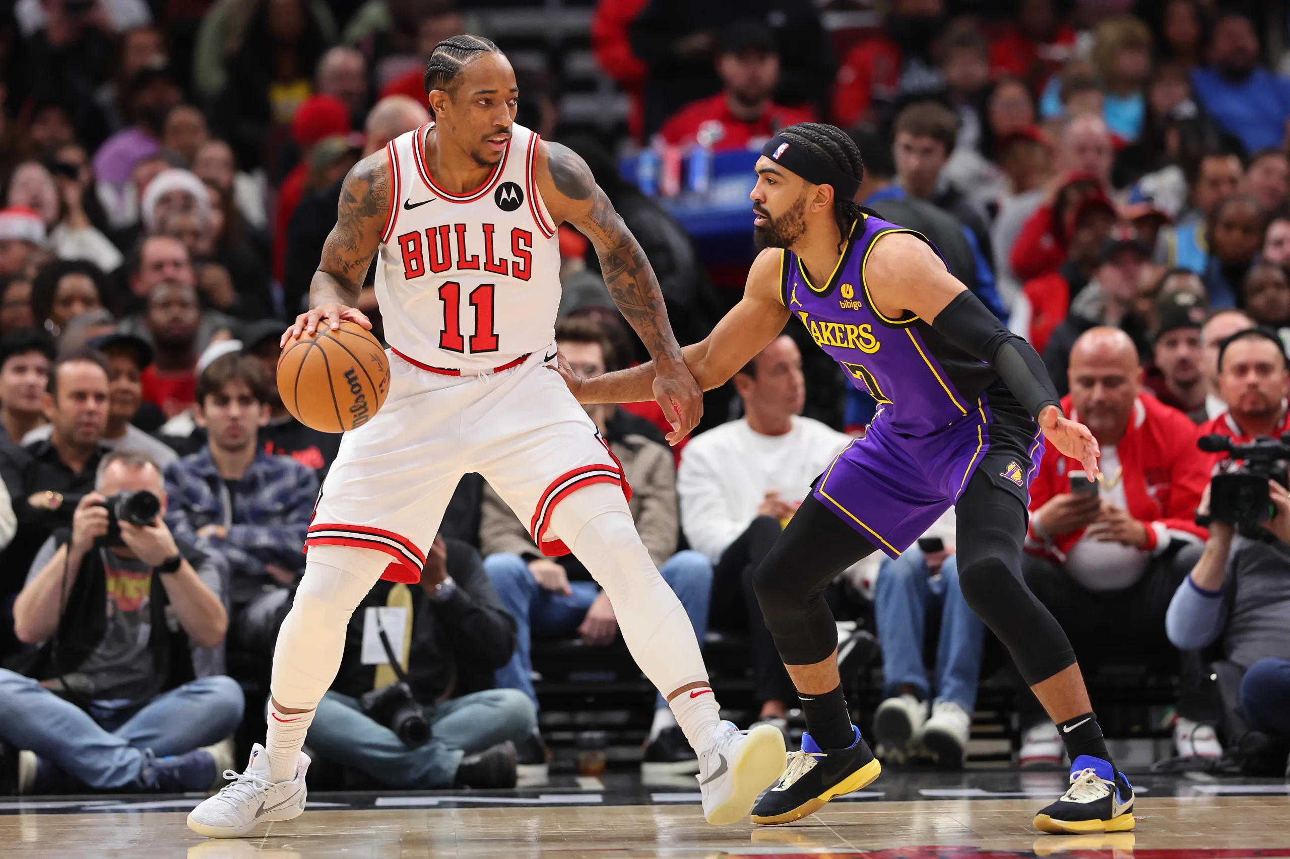 NBA: Bulls superam os Lakers e DeRozan faz história