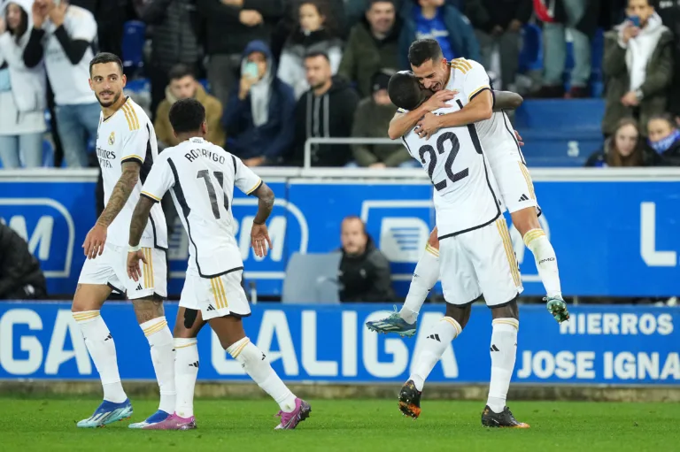 Real Madrid busca a vitória sobre o Alavés e reassume a liderança da LaLiga
