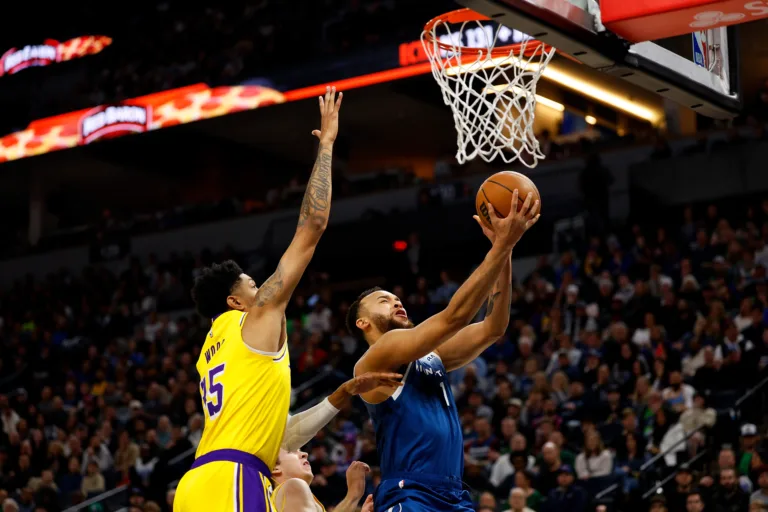 NBA: Lakers sofrem com a ausência de LeBron e são derrotados pelos Timberwolves