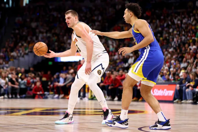 NBA: Jokic supera Curry e Nuggets vencem os Warriors