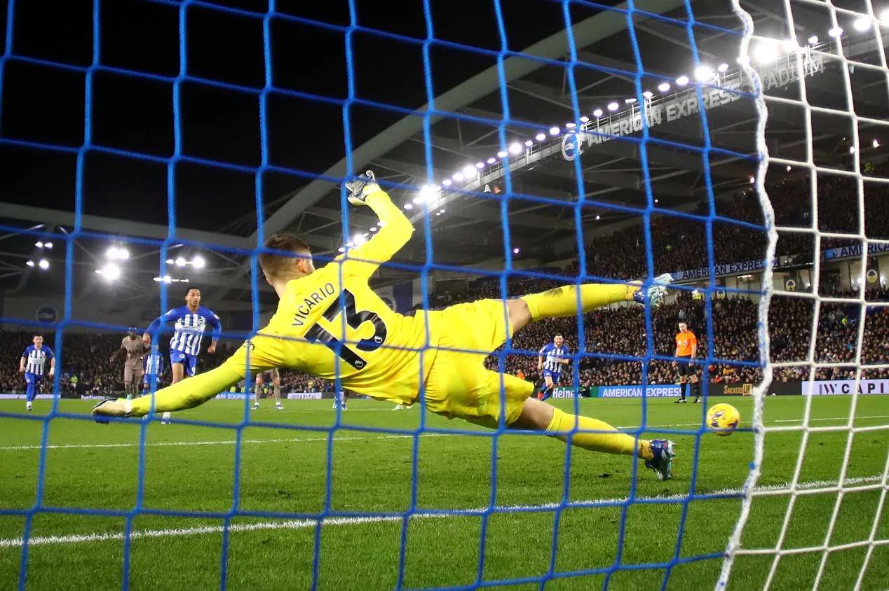 Brighton atropela o Tottenham e marca quatro gols; assista