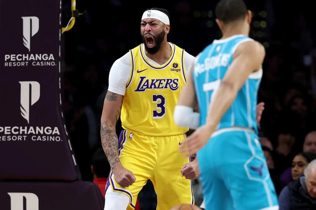 NBA: Anthony Davis lidera os Lakers em vitória sobre os Hornets