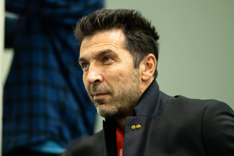 PSG: Buffon defende Donnarumma, alvo de crítica da mídia esportiva e dos torcedores franceses