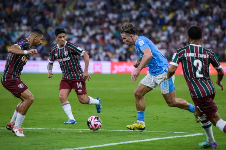 Arias desabafa e revela provocação de Grealish, do Manchester City: “Faltou espírito esportivo”