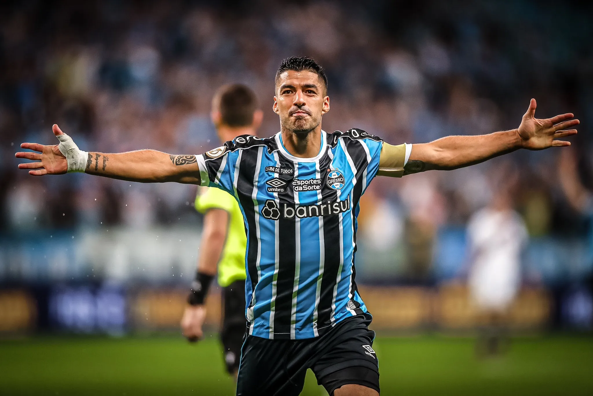 Luis Suárez se despede da Arena do Grêmio; veja o desempenho