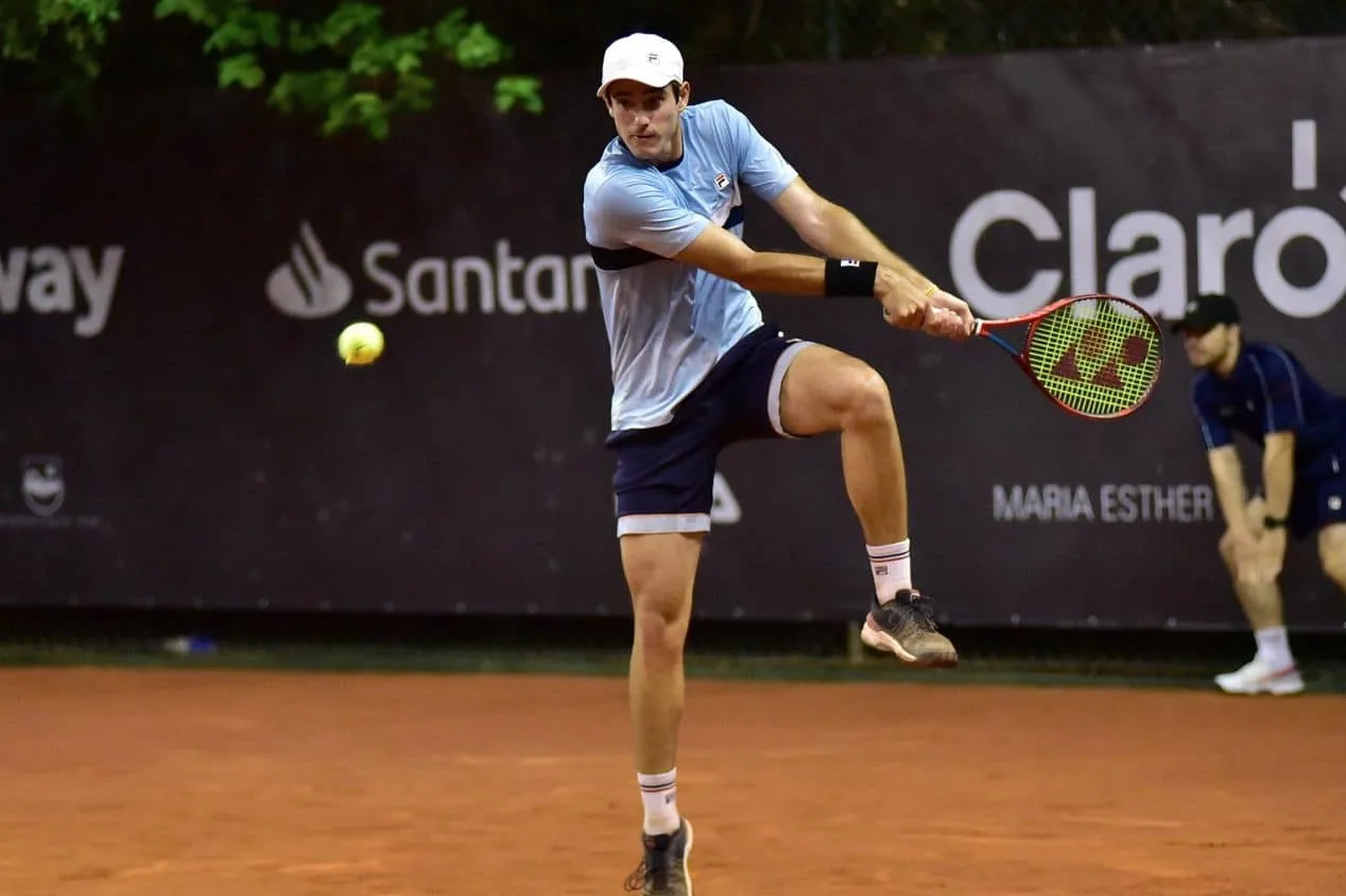 Gustavo Heide vence a segunda no qualificatório do Rio Open