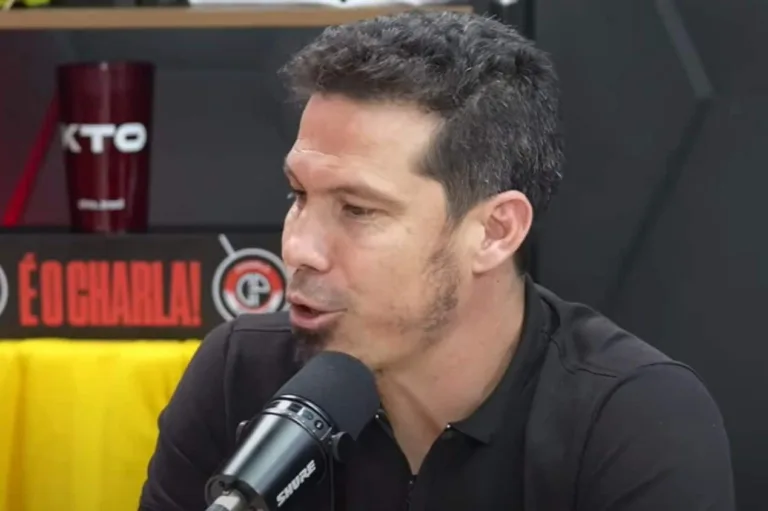 Hernanes surpreende e revela para qual time torcia na infância