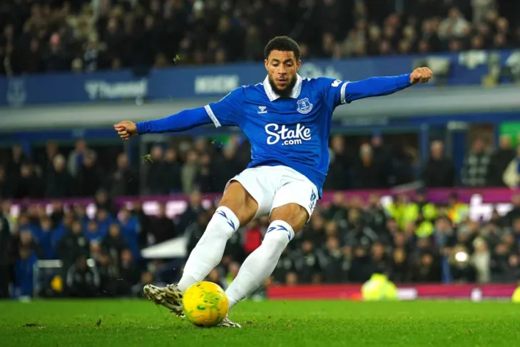 Lyon, time de John Textor, deve desembolsar 15 milhões de euros por jogador da Premier League Lyon, time de John Textor, deve desembolsar 15 milhões de euros por jogador da Premier League
