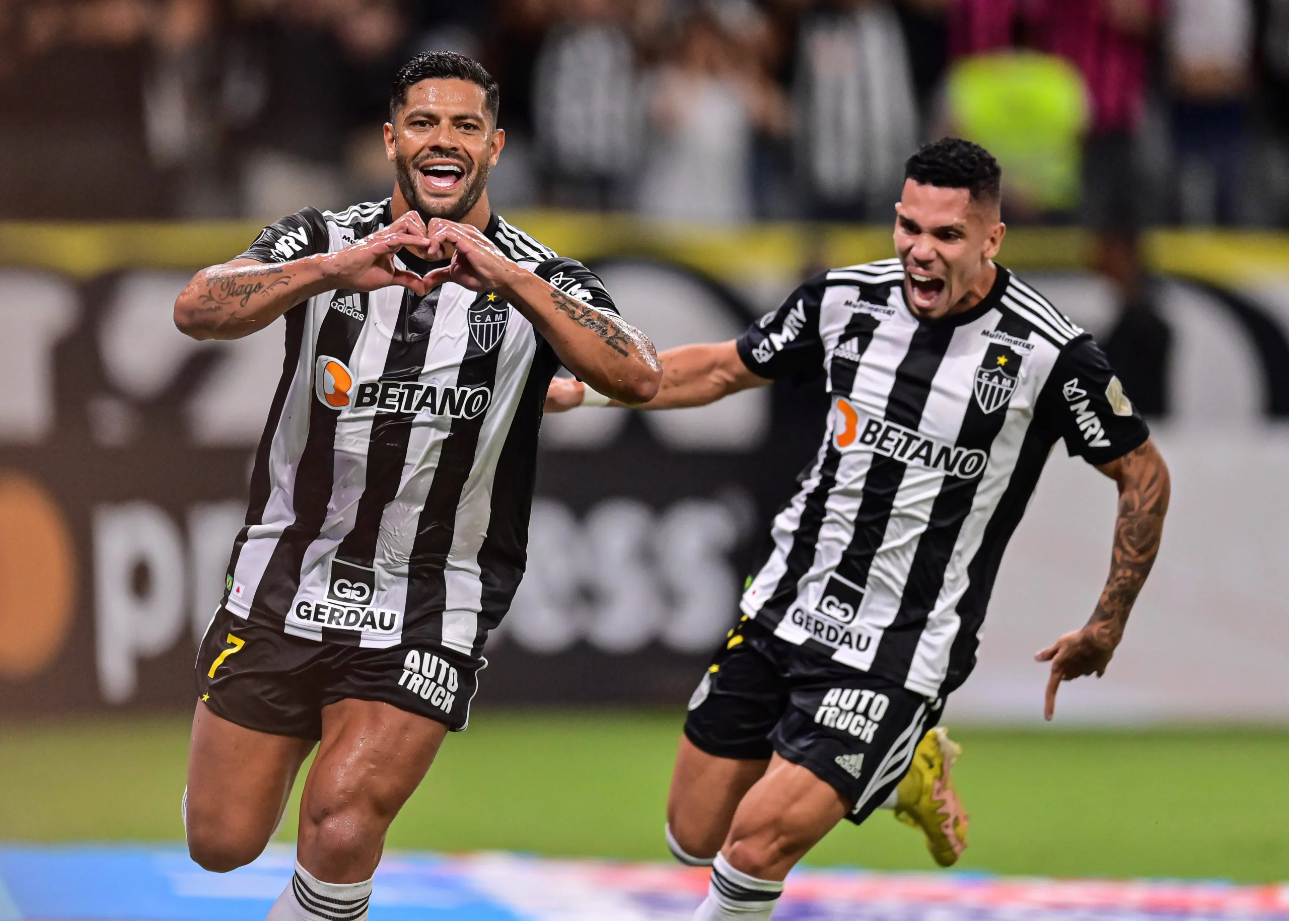 Flávio Prado elege clube que pode dominar futebol brasileiro em 2024: “Subiu de patamar”