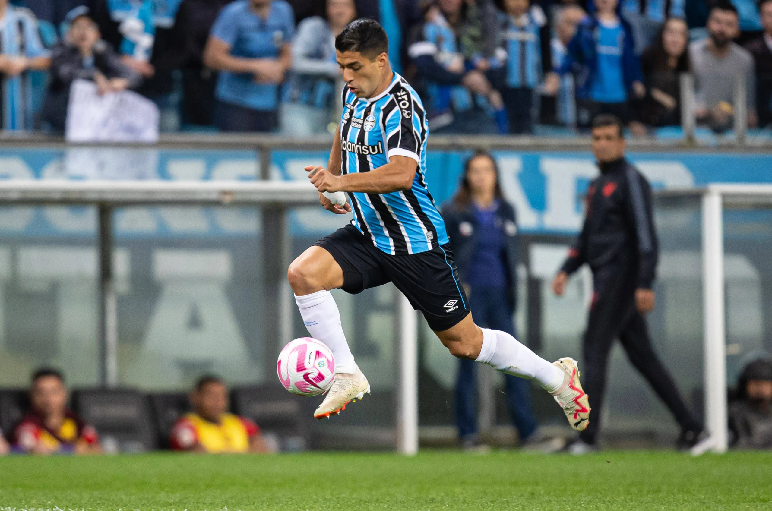 Mercado da bola: veja nomes especulados no Grêmio para o lugar de Luis Suárez