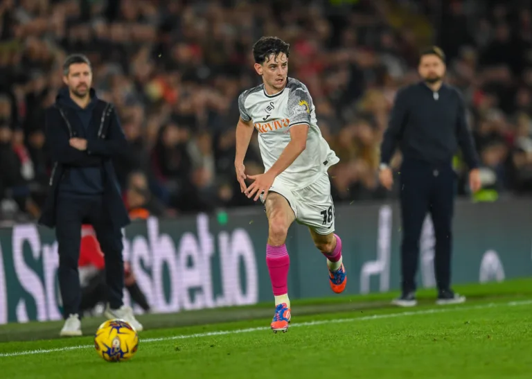 Juventus e Arsenal negociam troca de jogadores; veja detalhes