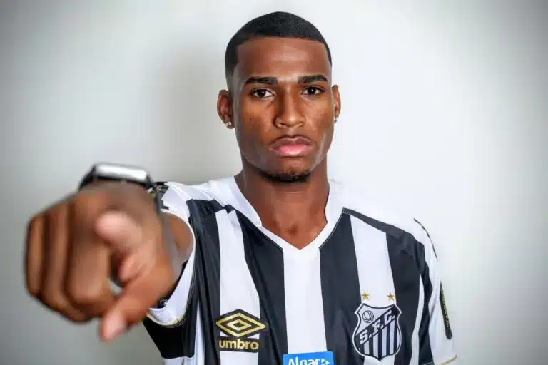 Internacional se aproxima de contratação de volante do Santos, informa Rádio Grenal