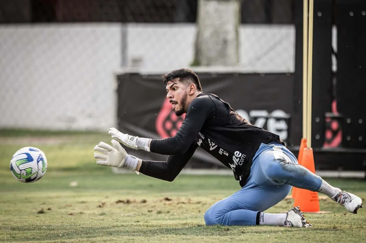 Botafogo, Grêmio e mais: veja os interessados no goleiro João Paulo, do Santos