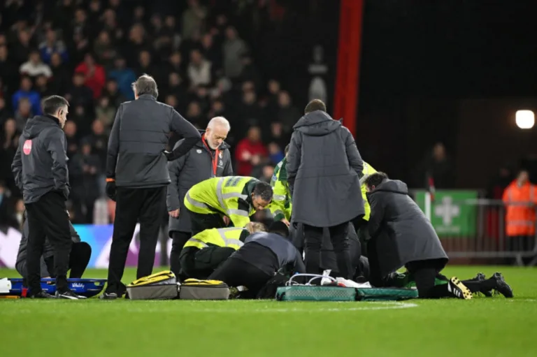 Jogador do Luton Town desmaia em campo na Premier League