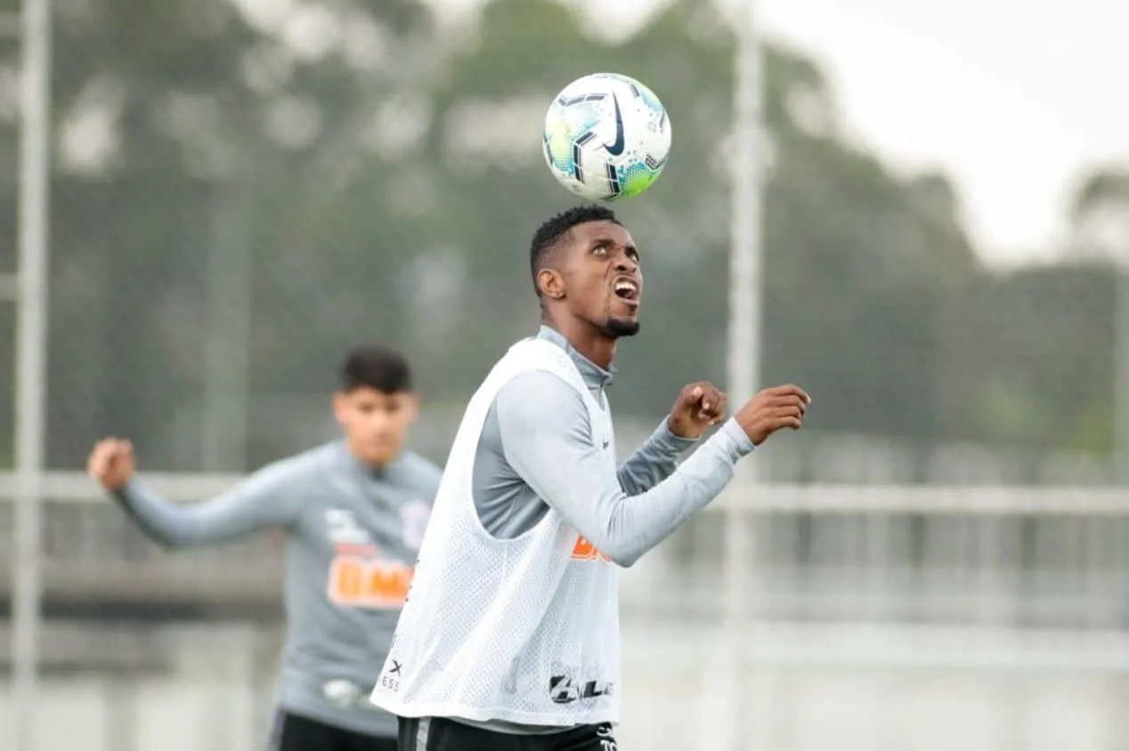 Salário alto e pouco utilizado: atacante deixa o Corinthians