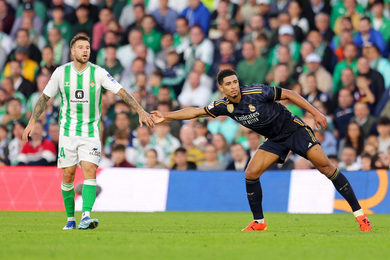 Real Madrid: Bellingham faz visita ao vestiário do Betis