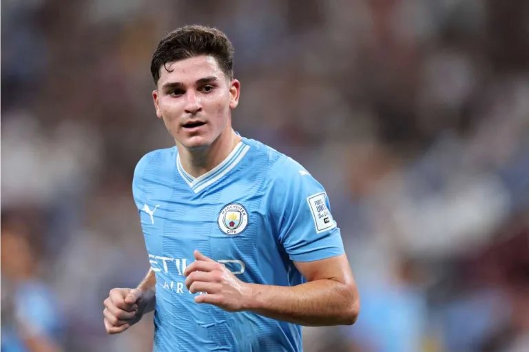 Ganha y ganha: Julián Alvarés, do City, fatura em média um título a cada 17 partidas