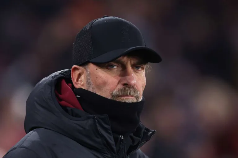 Liverpool liga alerta e se preocupa com lesões na temporada