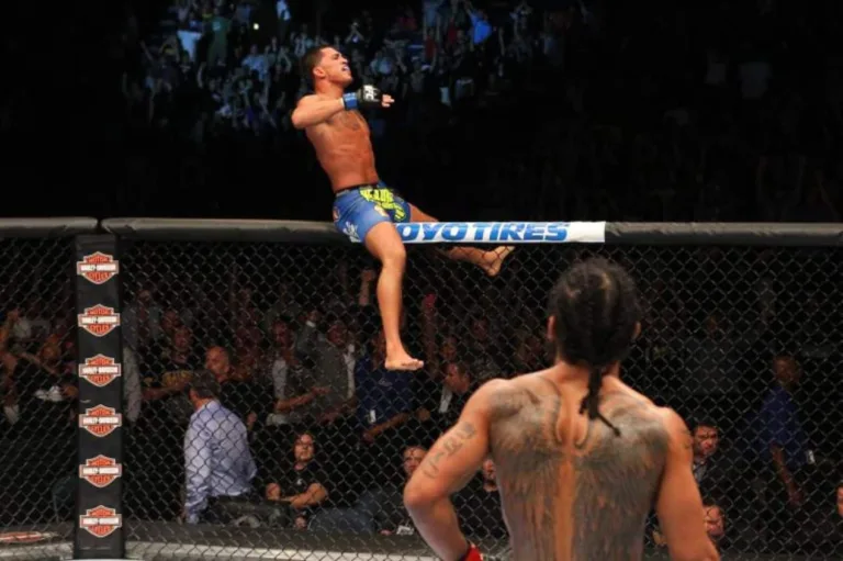Karate Combat 43: veja onde assistir Anthony Pettis x Ben Henderson AO VIVO