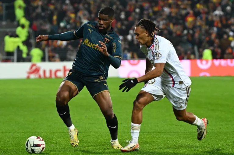 Lyon perde para o Lens e permanecesse na lanterna da Ligue 1