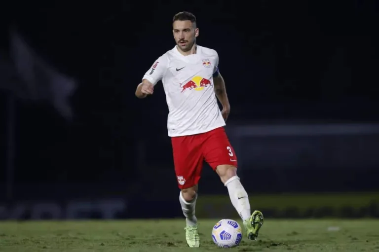 Dirigente do Bragantino revela o que falta para Léo Ortiz ser anunciado pelo Flamengo