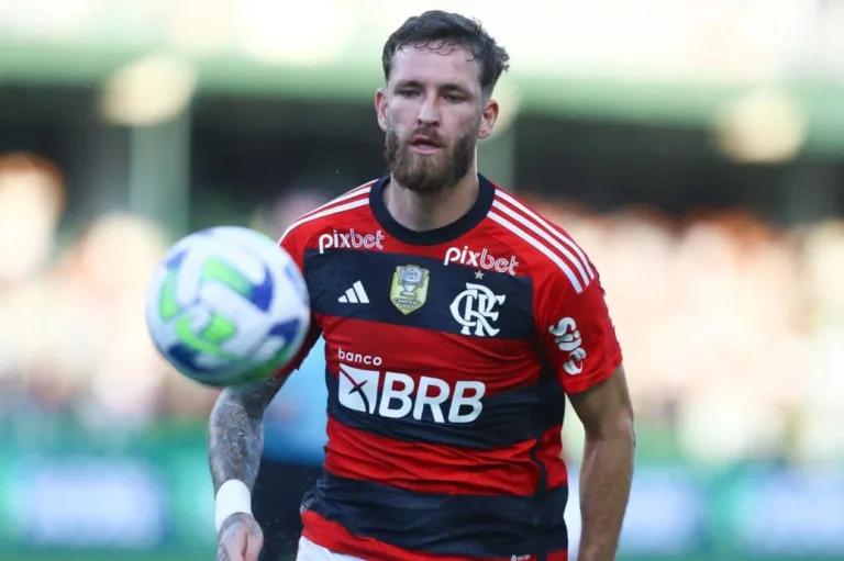 Léo Pereira chama a atenção de clube europeu e Flamengo deve receber proposta nos próximos dias