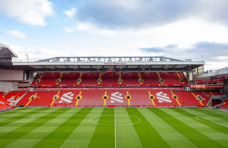 Liverpool x West Ham: onde assistir ao jogo da Copa da Liga