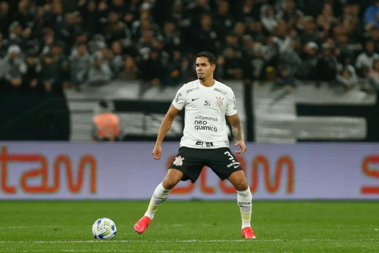 Corinthians fecha pré-acordo com Lucas Veríssimo, destaque em 2023