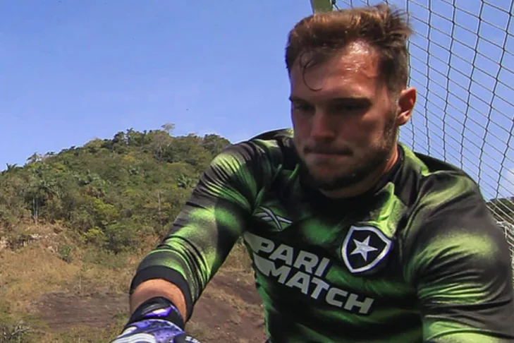 Botafogo estuda opções com provável saída de Lucas Perri Botafogo estuda opções com provável saída de Lucas Perri