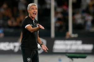 Luís Castro fala sobre derrocada do Botafogo no Brasileirão